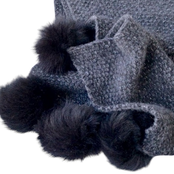 🆕UGG QUATRO POM CASHMERE SCARF - Picture 8 of 9